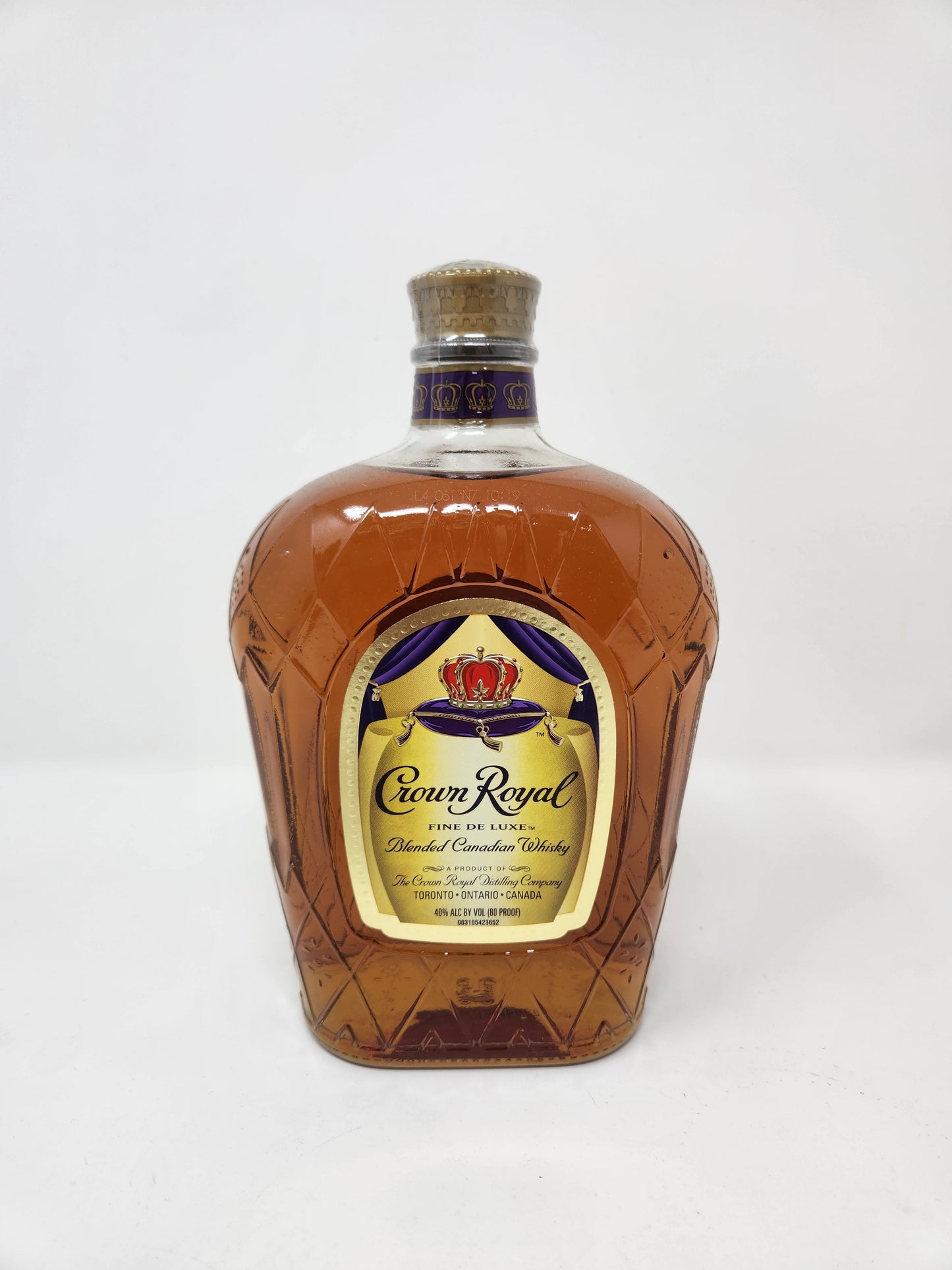 CROWN ROYAL Canadian Whisky