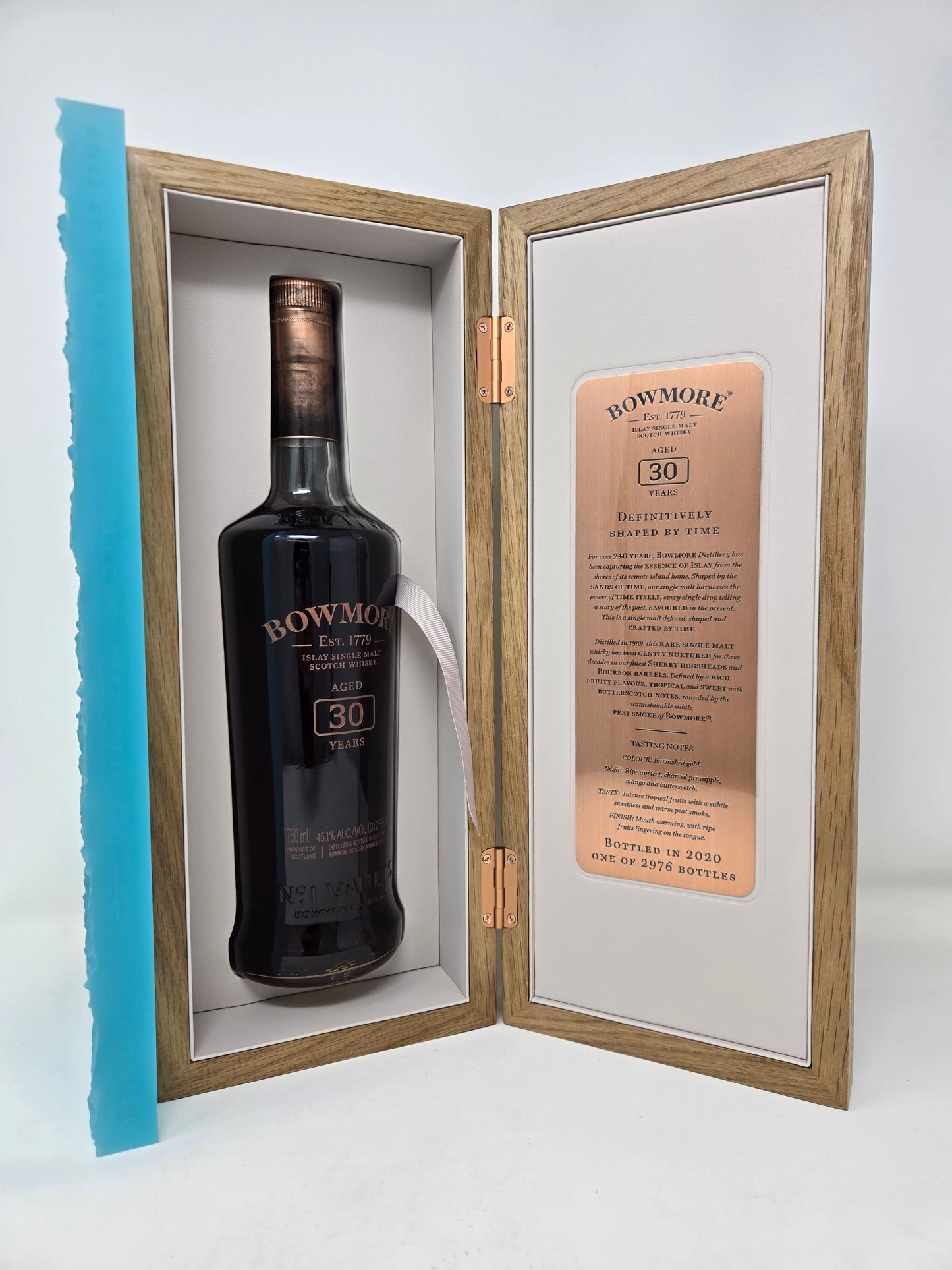 BOWMORE 30 Year Old Single Malt Scotch Whisky