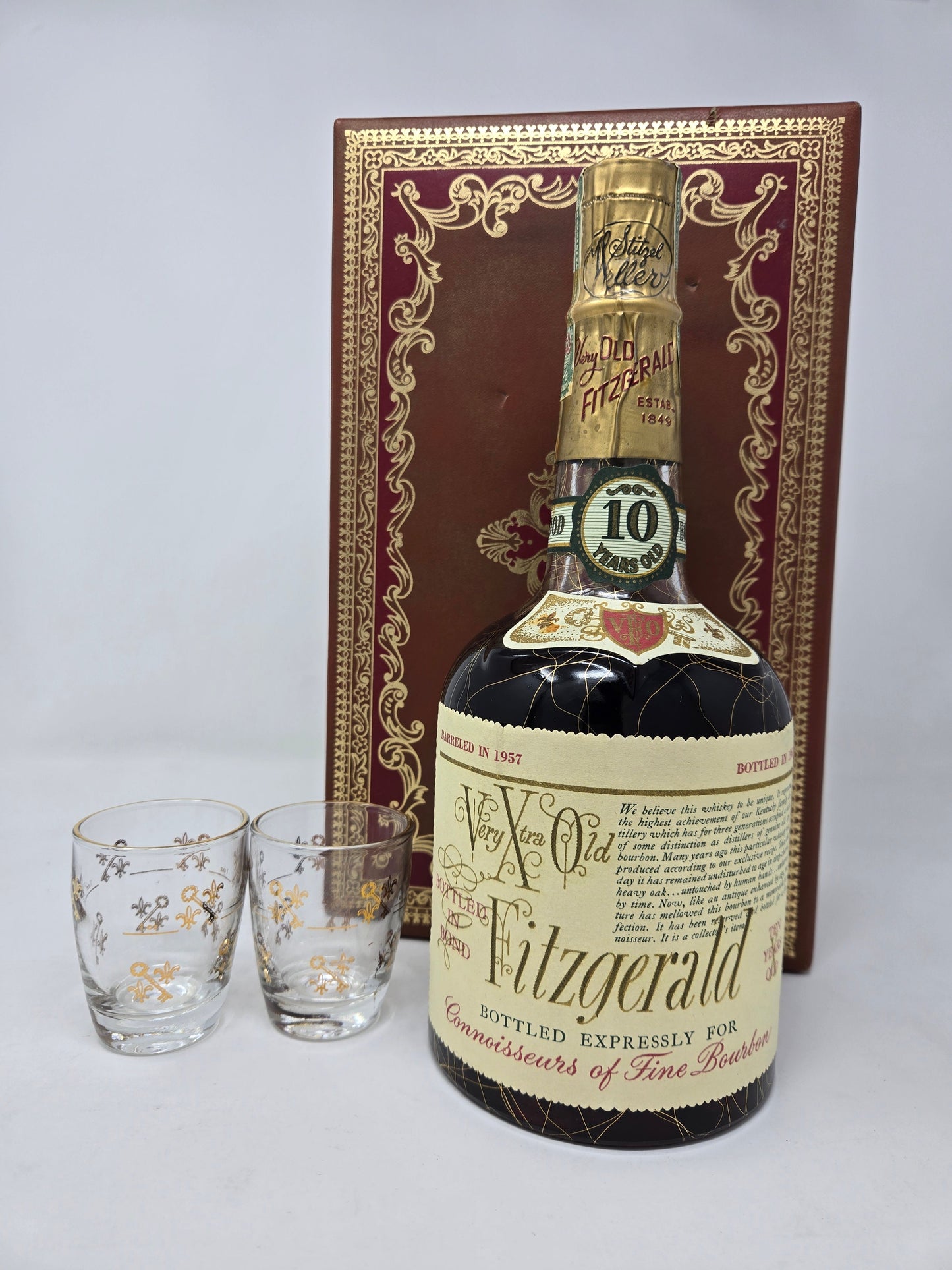 VERY XTRA OLD FITZGERALD 1957 10yr 4/5 Quart 100 Proof With Box Set And 2 Shot G