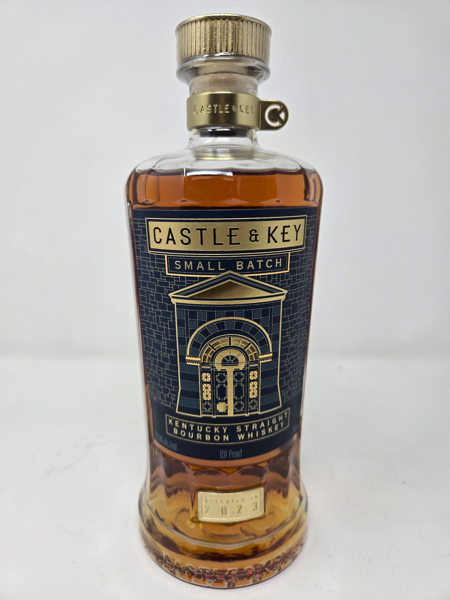 CASTLE & KEY Small Batch #4 Bourbon Whiskey