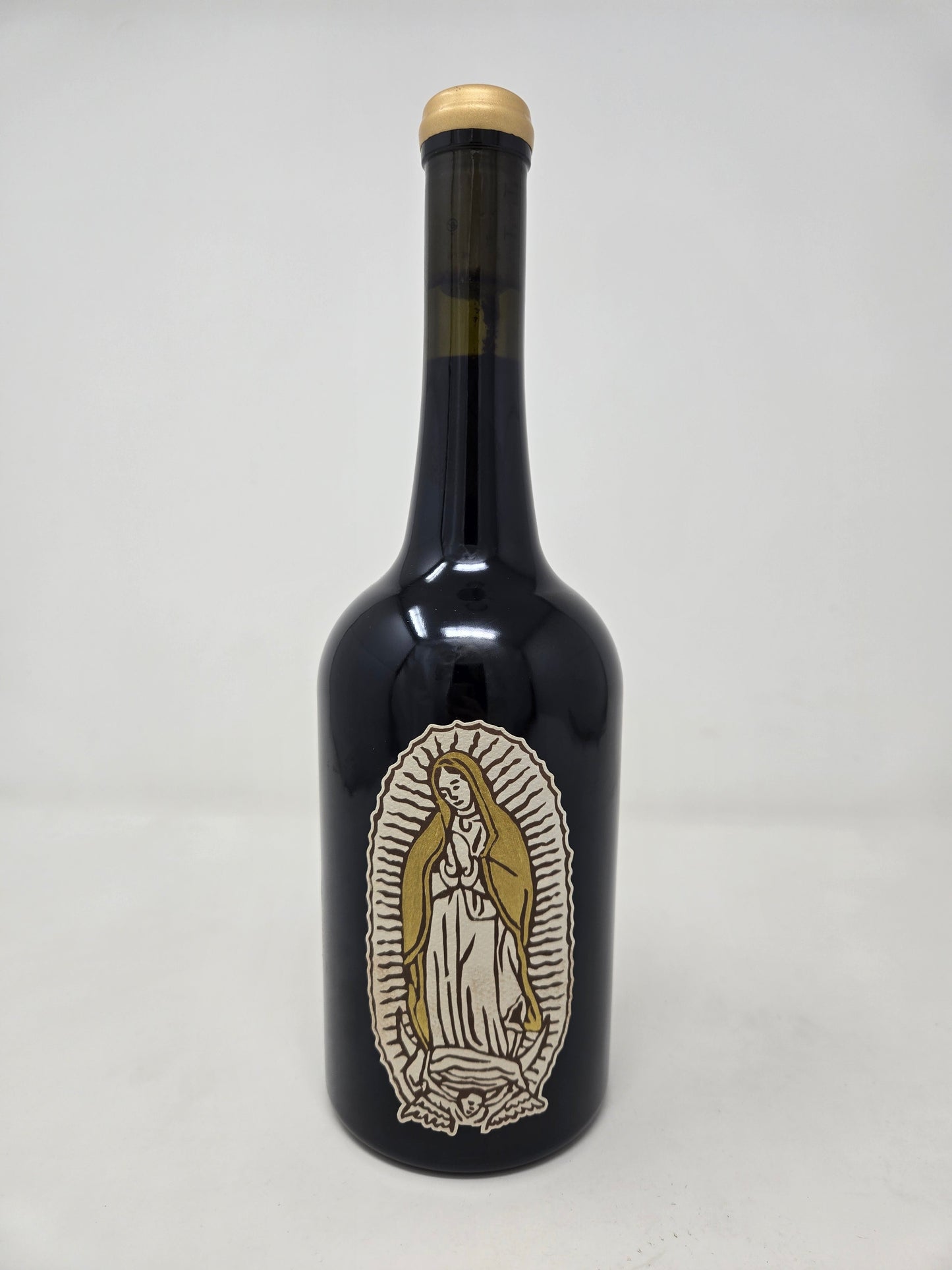 THIRD TWIN "Nuestra Señora Del Tercer Gemelo"
