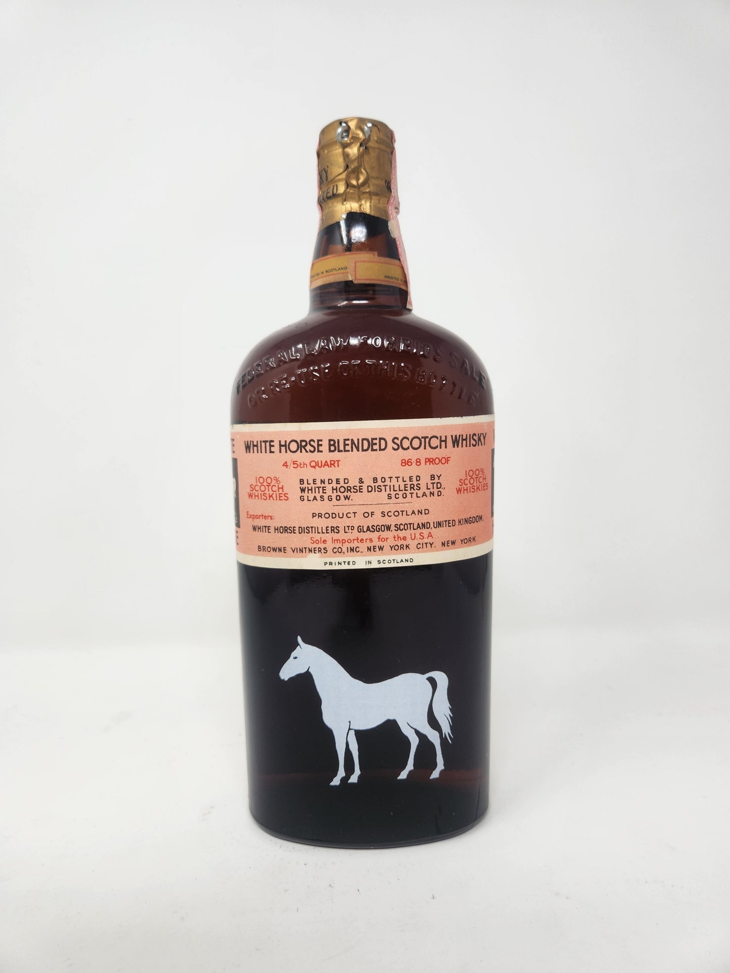 WHITE HORSE Blended Scotch Whisky 86.8 Proof 4/5th Quart 1950s Bottling With Spr